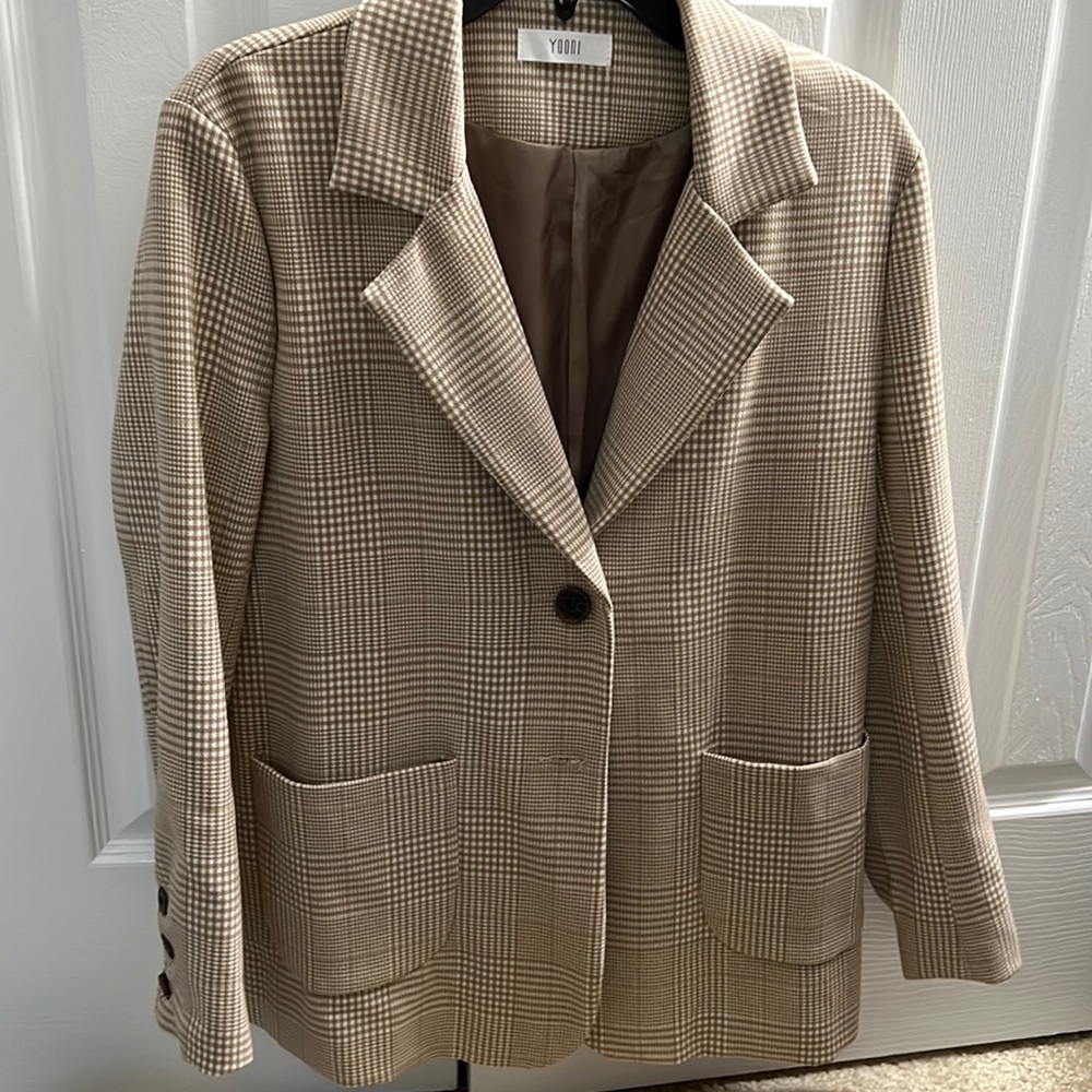 Brownish plaid blazer free size (small)